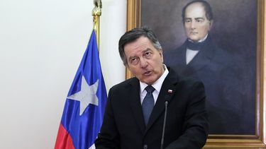 Bacheletitis: Canciller Ampuero vuelve a criticar a la ex presidenta por Venezuela