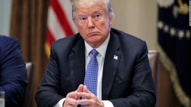 Trump permite que médicos se nieguen a hacer abortos y rechacen realizar cirugías de reasignación de género