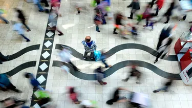 Reveladoras tendencias: 64% apoya cambio de identidad de género y 75% suscribe eutanasia en casos particulares