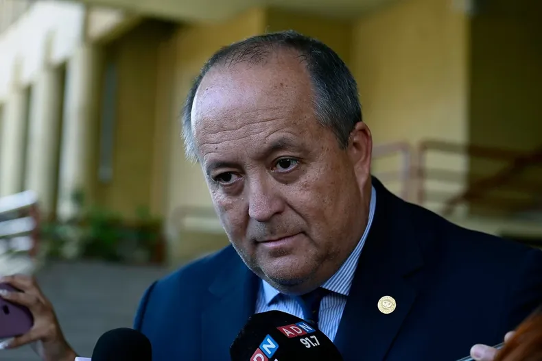 12978 a uno 1645183.webp