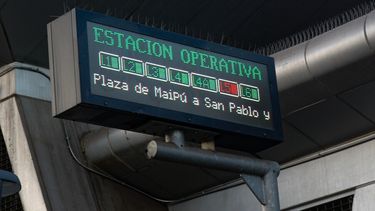 Metro restablece todos sus servicios tras caótico día feriado en Línea 1 y Línea 5