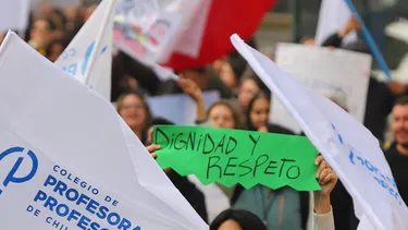 Contraloría oficia a 232 municipios para informar sobre descuentos a sueldos de profesores adheridos al paro
