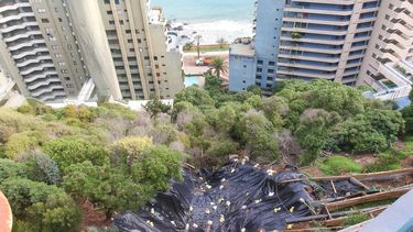 Por socavón de 30 metros: Declaran inhabitabilidad y desalojo inmediato de edificio Euromarina II