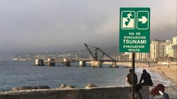 Tsunami en Chile: Alerta Roja y suspensión de clases para comunas de borde costero entre Arica y Magallanes