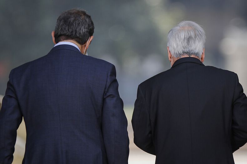 Canciller Allamand y presidente Pinera.jpg