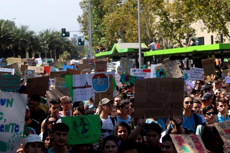 Marcha por el cambio climatico scaled e1698161346510.jpg
