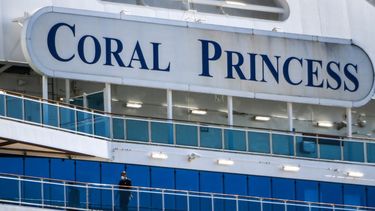 Vacaciones de ensueño convertidas en pesadilla: Chilenos cumplen 20 días atrapados en crucero infectado de coronavirus