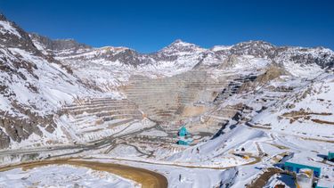 Minería y glaciares en la Cordillera de los Andes.&nbsp;