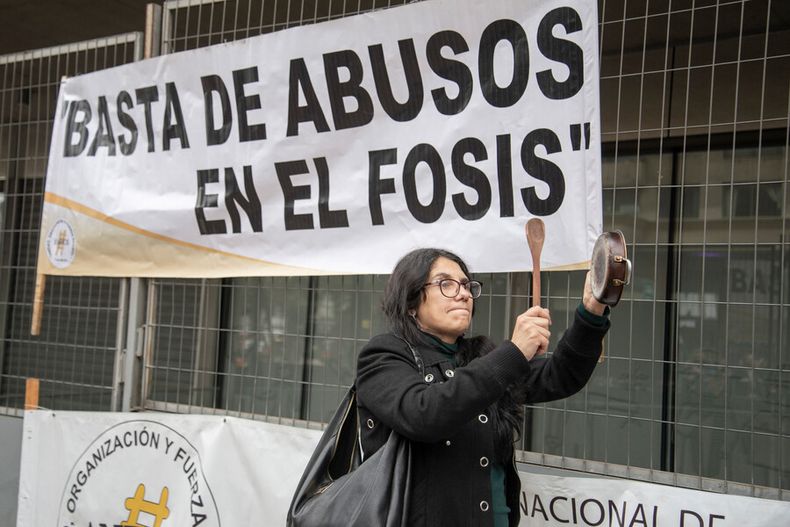 Paro en el Fosis.jpg