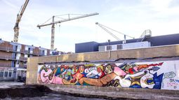 Hallan antiguo mural de la Brigada Ramona Parra en medio de una demolición en Holanda