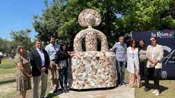 Parque Padre Hurtado tiene nueva escultura: Refleja cómo se va componiendo la mujer a lo largo de su vida