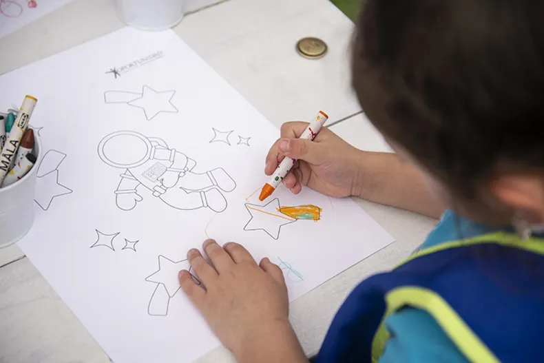 educadora de parvulos fue funada en facebook por supuesta agresion a menor y fue a juicio corte ordeno borrar posteos.webp