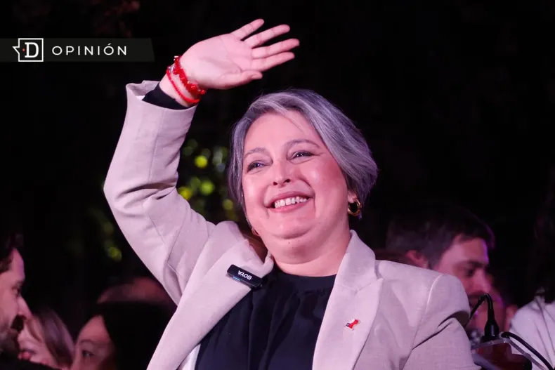 27327 jeannette jara saludando.webp