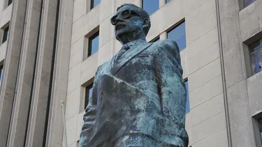 El Desconcierto | tras 51 anos gap de allende sera compensado con 80 millones  fue torturado, encarcelado por 2 anos y expulsado de chile.webp
