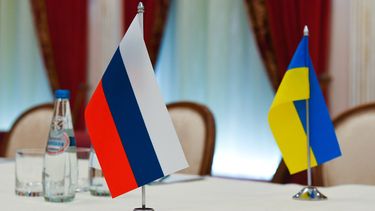 Ucrania y Rusia retoman un difícil diálogo mientras combates no dan tregua