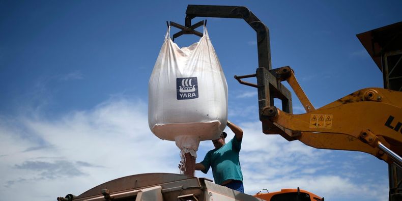 Brazil_fertiliser_crisis_Ukraine_Mateus Bonomi Sipa US_Alamy_2HNJ19C 2 1440x720 min.jpg