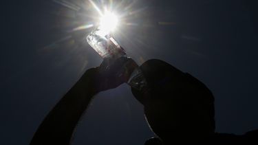 Termómetros siguen subiendo en Santiago: ¿Cuál es el pronóstico para este lunes feriado?
