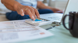 Rebajas de tributos a empresas serían compensadas con impuesto a sueldos de $6 millones