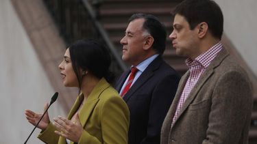 Demócratas e independientes definirán el futuro de Karol Cariola como presidenta de la Cámara