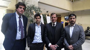 Diputados oficialistas critican duramente propuesta que prohíbe uso de lacrimógenas en colegios