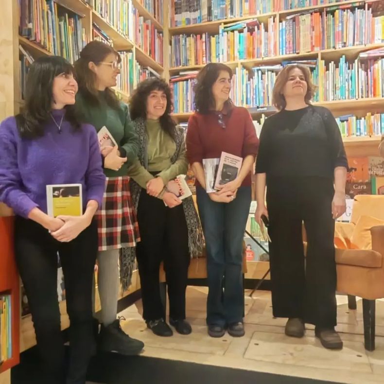 Interior librería Azafrán
