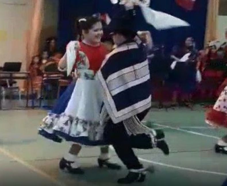 1568488647 cueca nios 2 e1568674462524.jpg