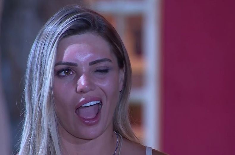 Faloon Cedida Canal 13.jpg