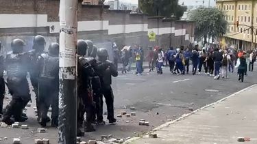 Tercer día de protestas en Ecuador escala y provoca cortes de vías en varias provincias
