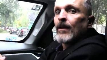 La última de Miguel Bosé: Convocó multitudinaria marcha anti mascarillas en España y no asistió