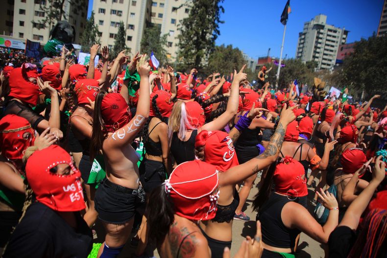 A_UNO_1164000 1 1 scaled.jpg