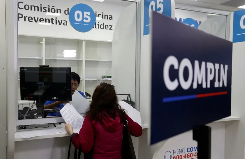 licencias medicas rechazadas  falta de evaluacion y fundamentos son principales argumentos de tribunales contra el compin.webp