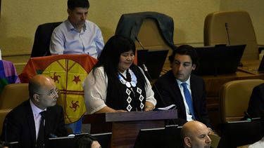 Nuyado por comentarios de Urrutia durante interpelación: Tiene una odiosidad racista de creerse de una sangre privilegiada