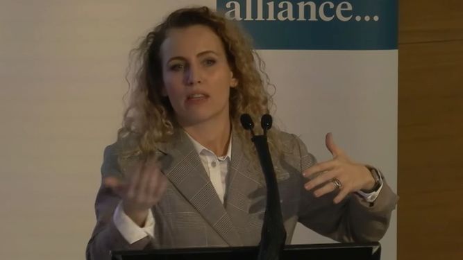 Katie White, ministra del Medio Ambiente del Reino Unido / Captura de pantalla