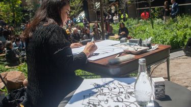 Mes de diseño se despliega en 13 regiones: 90 actividades con arte textil, afiches y moda