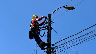 Corte de luz afectó a más de 230 mil usuarios en distintas regiones del país