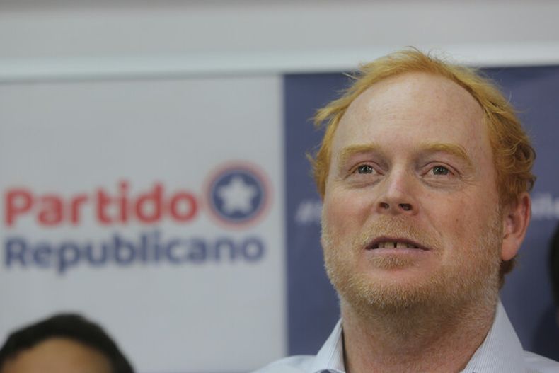 Rojo Edwards Agencia Uno.jpeg