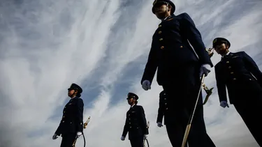 El Desconcierto | sargento de la fuerza aerea expulsado de sus filas por sobrepeso es reincorporado por fallo judicial  fue discriminado.webp