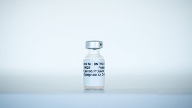 Pfizer dice que ha resuelto los retrasos en las primeras entregas de vacunas