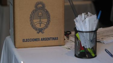 Elecciones en Argentina se desarrollan entre aires de ‘rockstar’ de Milei e incertidumbre