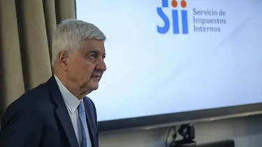 Etcheberry contra las cuerdas: Director del SII dice tener animo para seguir y Marcel revisa su situación tributaria