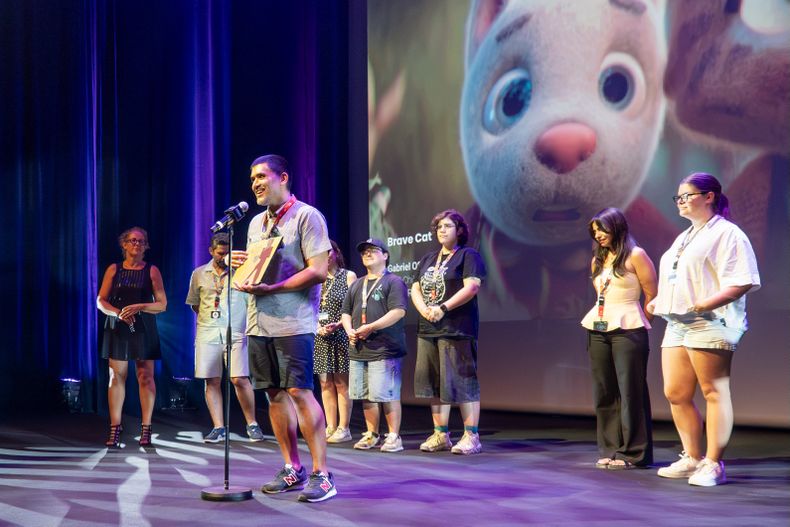 Director Gabriel Osorio recibe premio Annecy por Kona y cine chileno conquista en los Oscar de la animación.&nbsp;