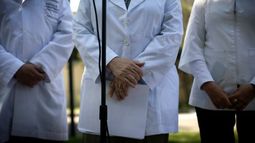 Aumentan licencias médicas a padres de niños con cáncer o transplantes: 90 a 180 días