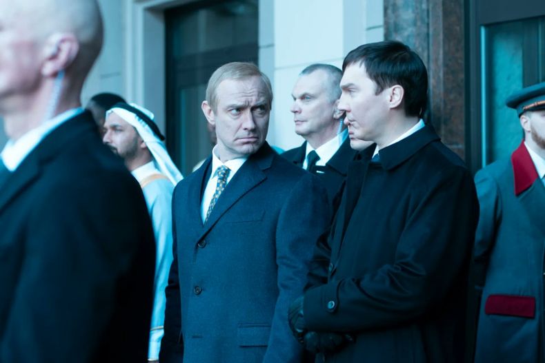 21733 jude law putin.jpeg