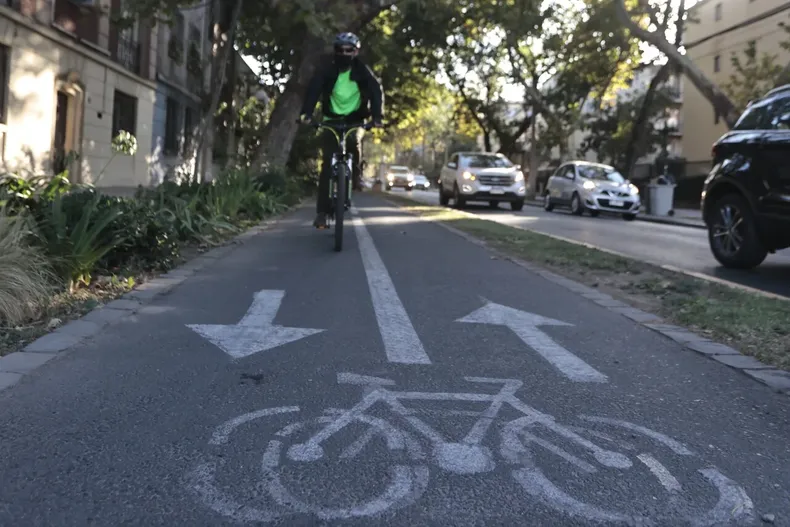 atropello a ciclista y a su hijo de 7 meses en ciclovia conductor y empresa de transporte deberan pagarles 185 millones.webp
