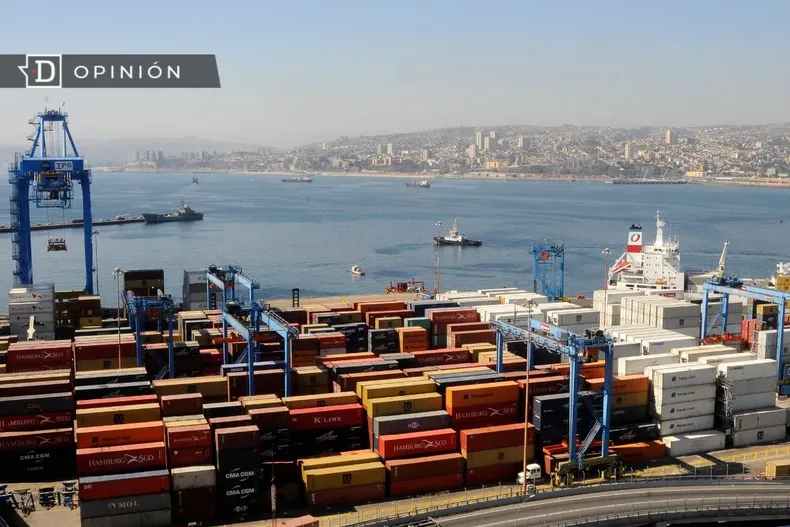 10573 containers en un puerto.webp