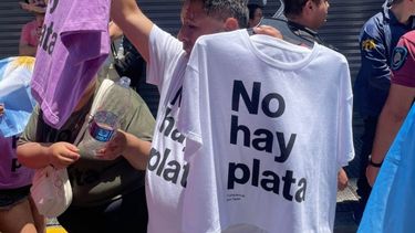 Ajuste lo pagará la gente: Prensa argentina reacciona ante asunción de Milei como Presidente