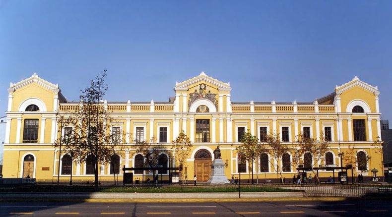 Casa_Central_de_la_Universidad_de_Chile e1573761239285.jpg