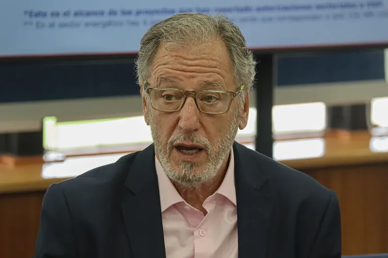 24390 a uno 1691055.webp