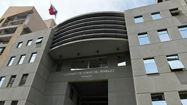 La presionaron para firmar renuncia tras denuncia por maltrato y se autodespidió: Juzgado ordena pagarle más de $3 millones