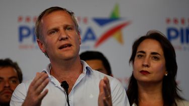 Felipe Kast plantea que los apoderados vuelvan a pagar en colegios subvencionados y que ahora paguen en los públicos